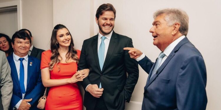 Emissora de TV da família Gadelha exclui Guia Eleitoral de Jhony Bezerra em Campina