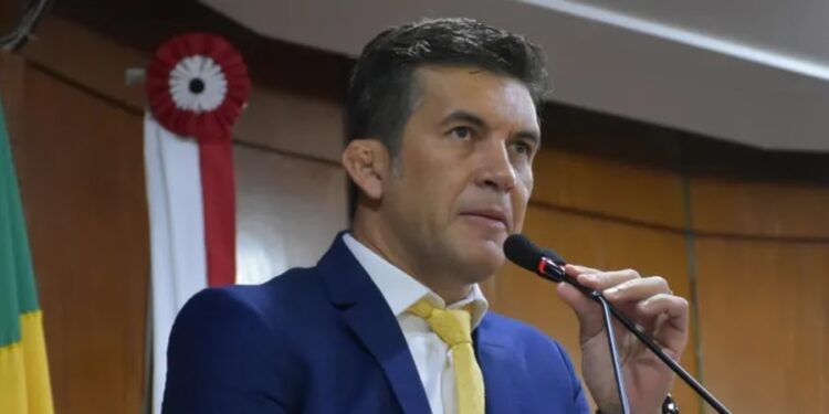 Após afastamento de Dinho, vereador que faz oposição a Cícero vai assumir presidência da CMJP