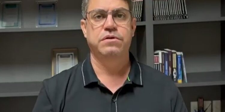 Em vídeo, Dinho diz ser vítima de “ilações maliciosas” e vai “provar inocência na Justiça”