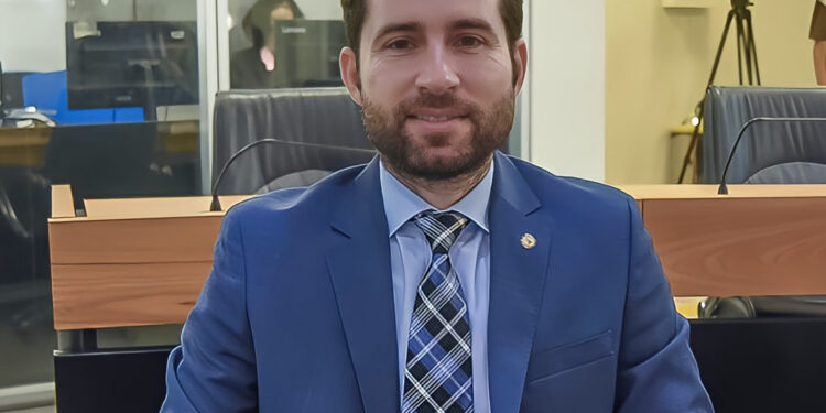 ALPB aprova projeto de autoria do deputado Michel Henrique que cria o Código de Defesa do Empreendedor