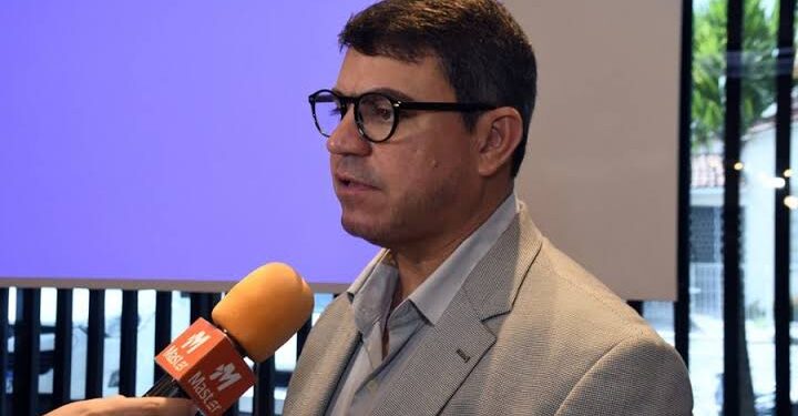 Justiça derruba afastamento de Dinho da Câmara mas mantém cautelares