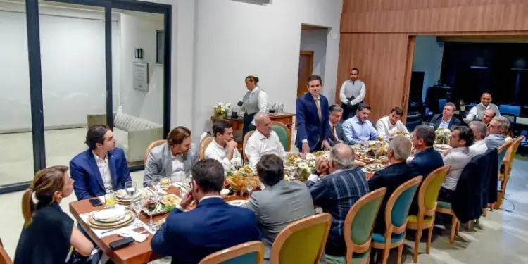 Em campanha à Presidência da Câmara, Hugo Motta se reúne com governador e bancada do MS