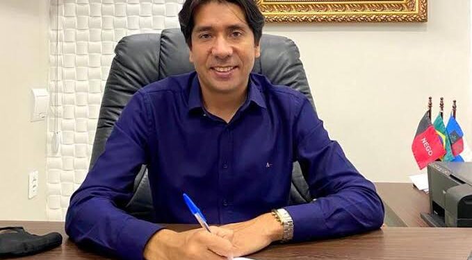 Após eleger sucessor, prefeito de Cacimba de Dentro vai disputar vaga na ALPB em 2026