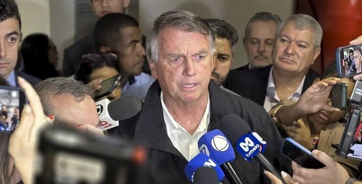 Bolsonaro vai ao Congresso negociar anistia ao 8/1 e a ele próprio em troca do apoio do PL a Alcolumbre e Hugo Motta