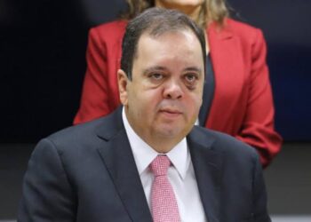 União Brasil rifa Elmar Nascimento e aguarda PT para declarar apoio a Hugo Motta à presidência da Câmara