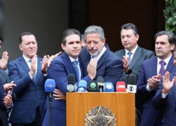 PL, PT e MDB oficializam apoio a Hugo Motta