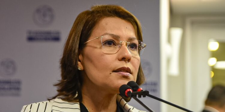 Assembleia aprova projeto da Dra. Jane que obriga Governo a instalar ar-condicionado nas escolas estaduais da Paraíba