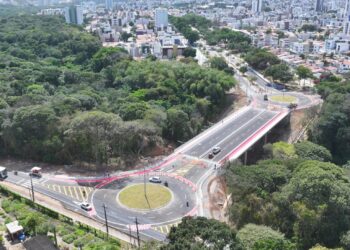 João Azevêdo inaugura ponte das Três Ruas, nos Bancários