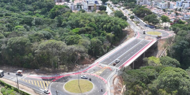 João Azevêdo inaugura ponte das Três Ruas, nos Bancários