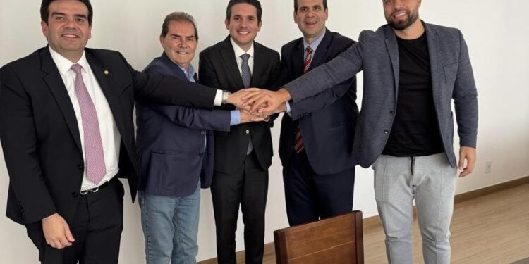 Hugo Motta recebe apoio do Solidariedade e passa a contar com 15 dos 20 partidos para a presidência da Câmara