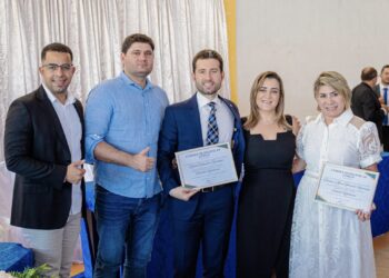 Deputado Michel Henrique e ex-deputada Edna Henrique recebem “título de cidadania” zabeleense em sessão solene