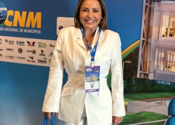 Tacyana Leitão participa de Seminário de Novos Gestores e destaca aprendizado para sua gestão em Bayeux