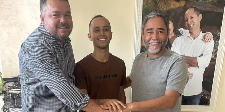 Único vereador do PSD em Bayeux também fecha com grupo de Tacyana na Câmara