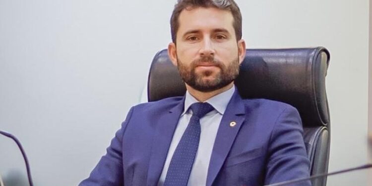 Projeto do deputado Michel Henrique solicita isenção de IPVA para pessoas com síndrome de Down na Paraíba