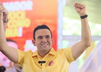 Jhony Bezerra foge de “casca de banana” de Gervásio e anuncia pré-candidatura a deputado