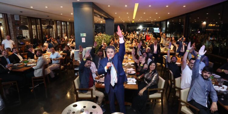 Jantar de Efraim em Brasília reúne cerca de 100 prefeitos paraibanos de oito partidos