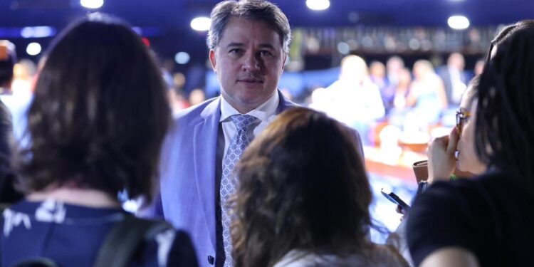 Efraim confirma entrega de 48 ambulâncias do Samu para 35 municípios da Paraíba através do Ministério da Saúde