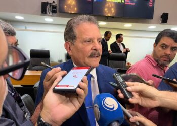 Bloqueio de bens realizado pelo STJ pode inviabilizar indicação de Tião Gomes ao TCE, aponta site