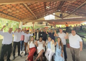 Saulo Germano reúne 14 nomes da oposição e situação e se credencia como favorito à presidência da CMCG