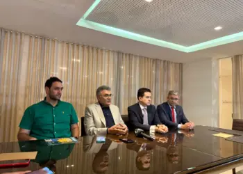 Em entrevista coletiva, Márcio Roberto comenta retorno à Assembleia e destaca lealdade a Hugo Motta e João Azevêdo