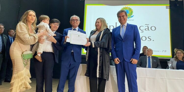 Cícero, Léo e vereadores eleitos em JP são diplomados em solenidade realizada pelo TRE