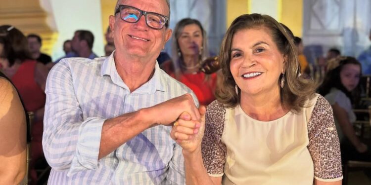 Após garantir eleição de sucessor, prefeita de Mamanguape encerra 2º mandato com 84% de aprovação