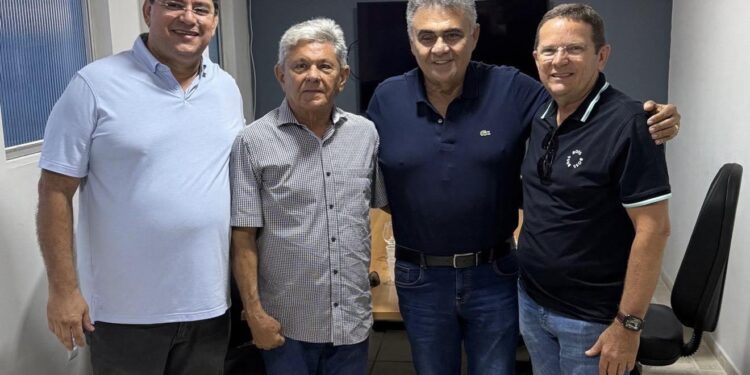 Verissinho e Galego da Gavel “batem martelo” e vão apoiar reeleição de Márcio Roberto em 2026