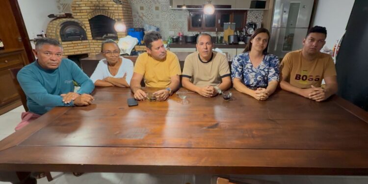 Vereadores de Conde viajam e passam Natal isolados para impedir “investidas” de Karla Pimentel na eleição da Mesa Diretora