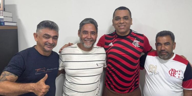 Adriano Martins consegue apoio de Nôquinha, Nildo e Táxi e será candidato único à presidência da Câmara de Bayeux
