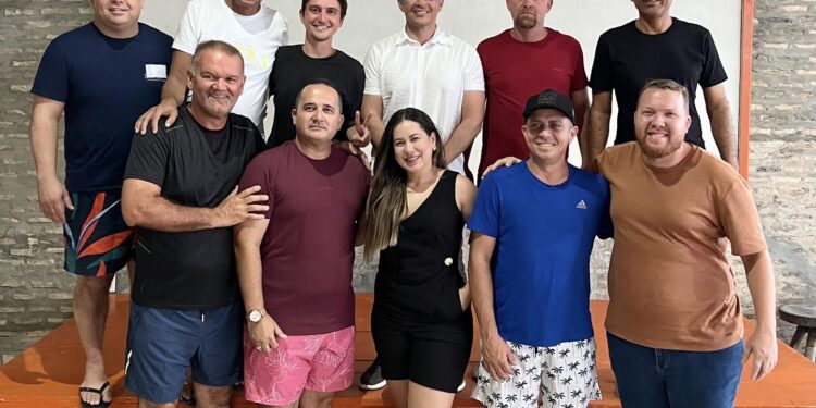 Santa Rita: grupo de 11 vereadores fecha apoio a Epitácio e Cleidinha de Digão na disputa à presidência da Câmara