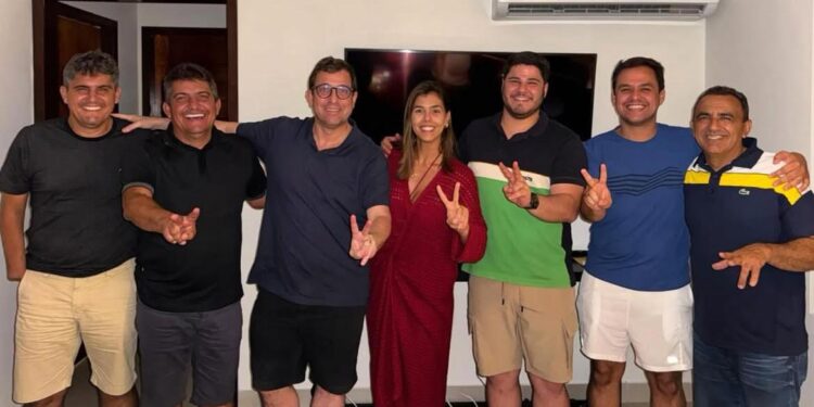 Bastidores: prefeito de Alagoa Nova fecha com Maria Porto para deputada em articulação que passa pela entrada de Gervasio em Mamanguape