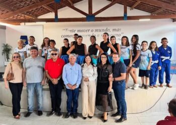 Ao lado de Galego da Gavel e Verissinho, Márcio Roberto acompanha entrega de obras em Pombal