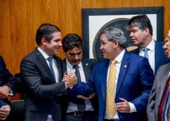 Bancada federal paraibana fecha apoio à candidatura de Hugo à presidência da Câmara