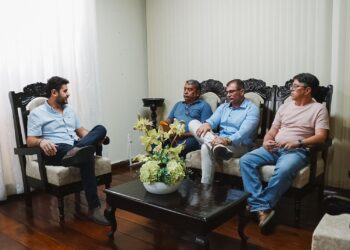 Joaquim assina projeto de lei com reajuste salarial de 7% para professores da rede municipal de Mamanguape