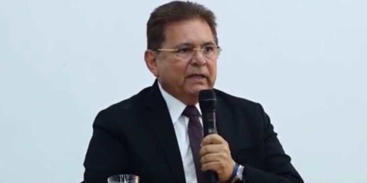 Adriano afirma que vai subir “rampa do Palácio” e vai governar para os filhos do povo