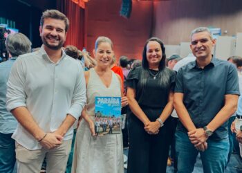 Danielle do Vale acompanha lançamento da revista “Paraíba da Gente” ao lado de prefeitos aliados