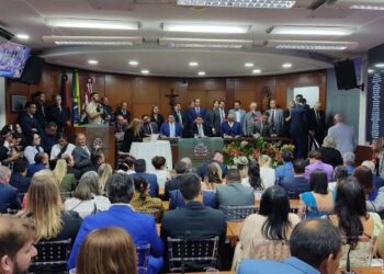 Dinho derrota João Almeida e é reeleito presidente da Câmara de João Pessoa