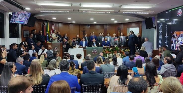 Dinho derrota João Almeida e é reeleito presidente da Câmara de João Pessoa