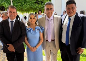 Márcio Roberto prestigia posse de Thaise Gomes em São José de Espinharás e de Ana Maria, em Malta