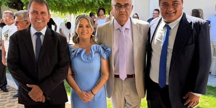 Márcio Roberto prestigia posse de Thaise Gomes em São José de Espinharás e de Ana Maria, em Malta