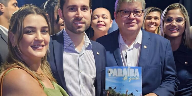 Michel Henrique participa do primeiro evento ao lado de João, após entrada na base governista