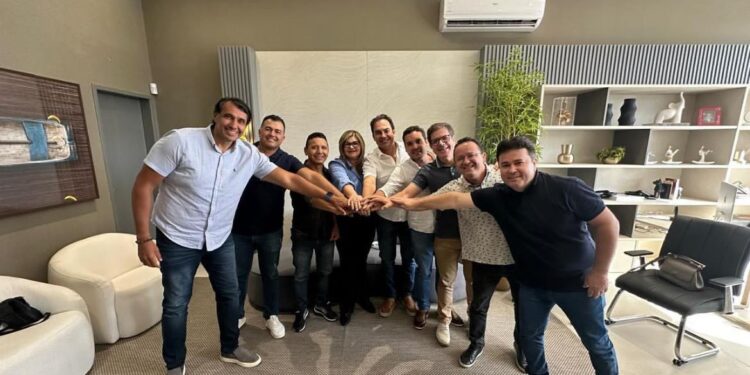 Pré-candidatos se reúnem e dialogam sobre formação de chapa visando à Assembleia