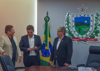 Bastidores: Galdino e João “fazem as pazes” durante reunião na granja Santana