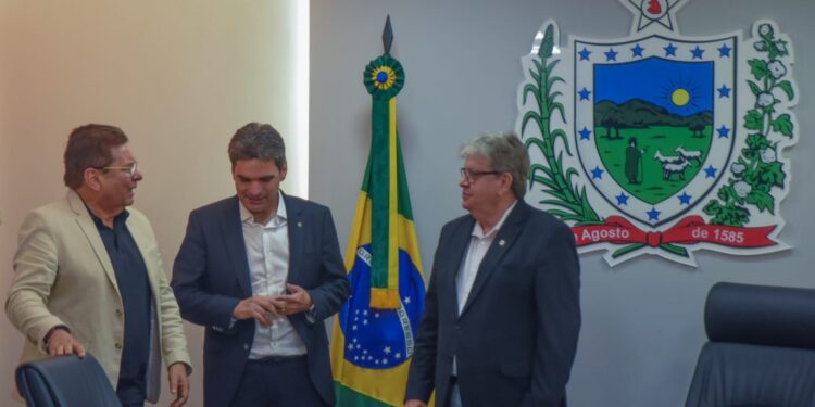 Bastidores: Galdino e João “fazem as pazes” durante reunião na granja Santana
