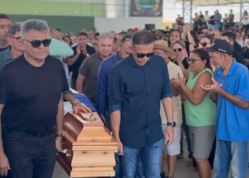 Corpo de ex-prefeito morto após picadas de abelhas é velado em São José de Espinharas