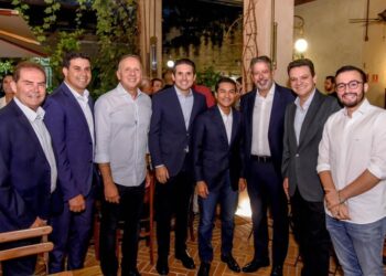 Jantar de Hugo Motta em SP reúne Lira, Valdemar, Tarcísio, Nunes e ministros de Lula