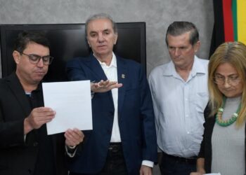 Mikika é empossado pela CMJP após nomeação de Marcílio na Semob