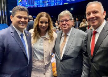 Senado: Veneziano deixa vice-presidência e vê Daniella ascender à primeira secretaria