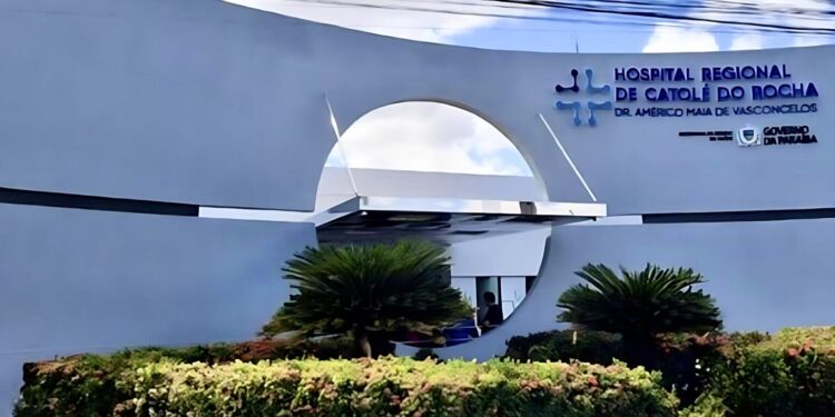 Márcio Roberto parabeniza direção do Hospital Regional de Catolé do Rocha e reforça compromisso por mais investimentos