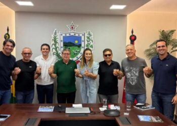 Em clima de união, João reúne “alto clero” governista na Granja Santana para afinar discurso visando 2026